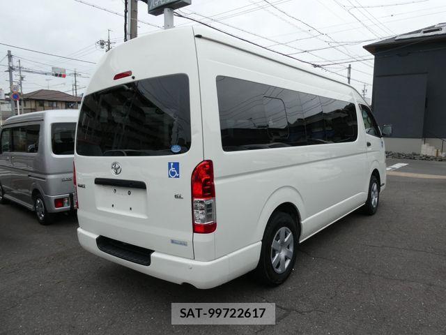 Toyota HIACE COMMUTER 2020-03 6612166-28