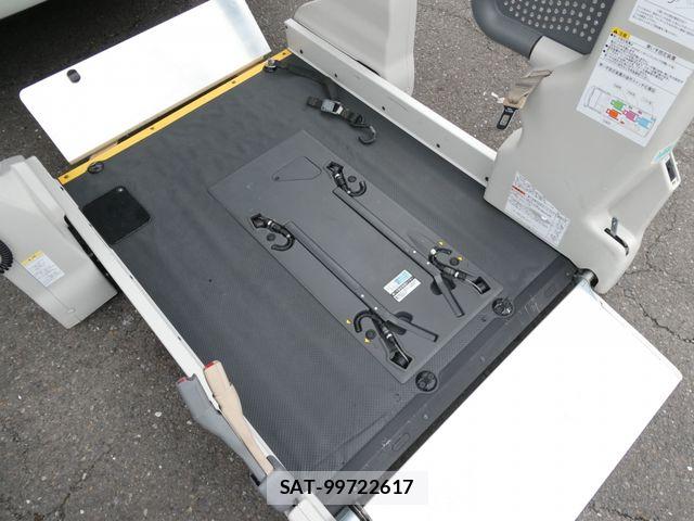 Toyota HIACE COMMUTER 2020-03 6612166-3