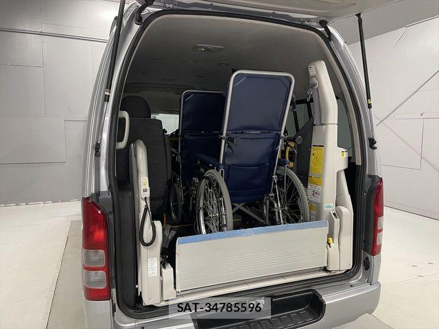 Toyota HIACE COMMUTER 2012-03 6716242-9