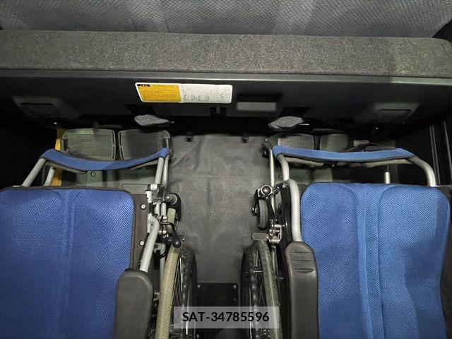 Toyota HIACE COMMUTER 2012-03 6716242-16