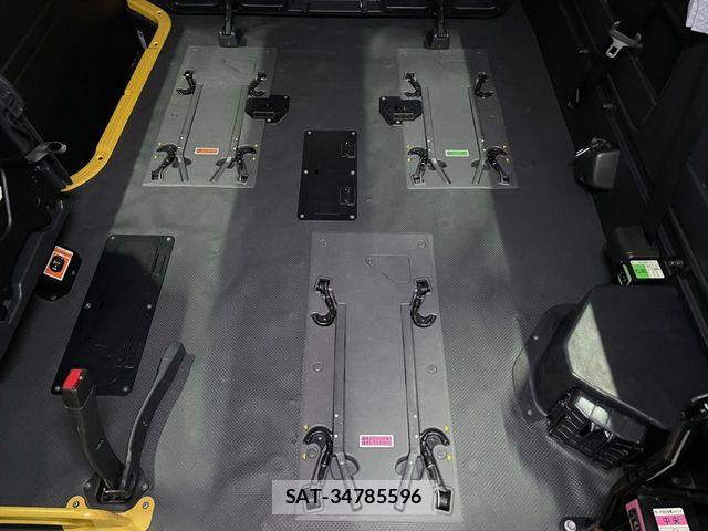 Toyota HIACE COMMUTER 2012-03 6716242-17