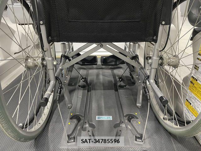 Toyota HIACE COMMUTER 2012-03 6716242-7