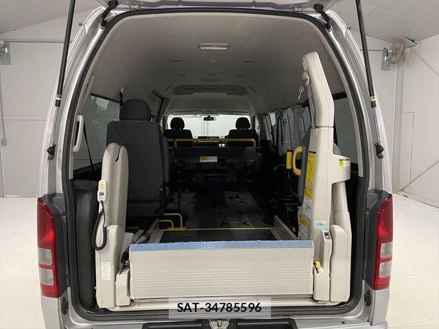 Toyota HIACE COMMUTER 2012-03 6716242-8
