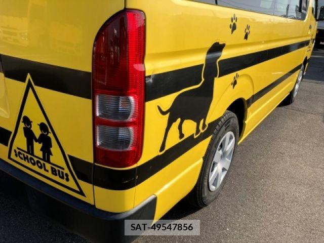 Toyota HIACE COMMUTER 2018-03 6993976-18