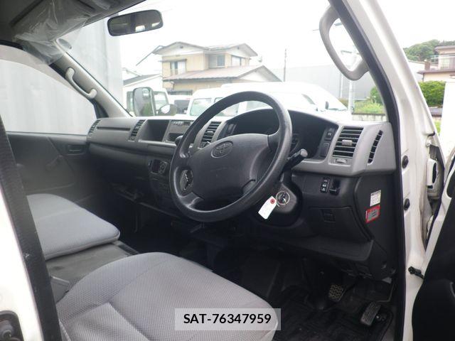 Toyota HIACE COMMUTER 2006-02 7020575-2