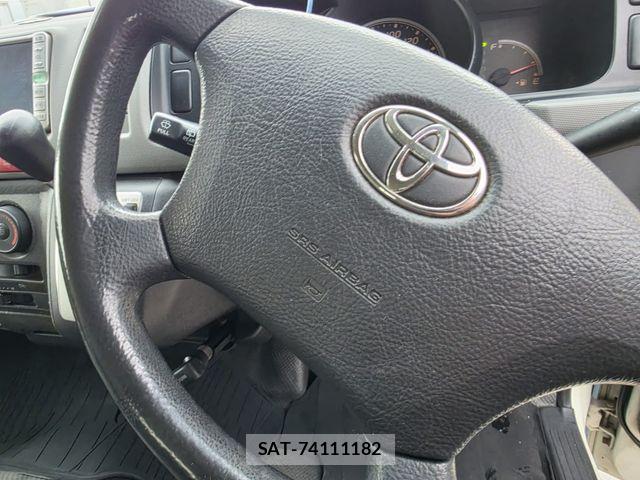 Toyota HIACE COMMUTER 2011-04 7616905-10