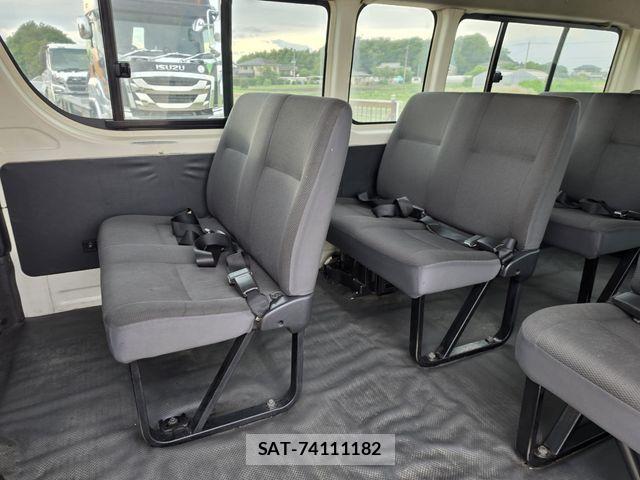 Toyota HIACE COMMUTER 2011-04 7616905-16