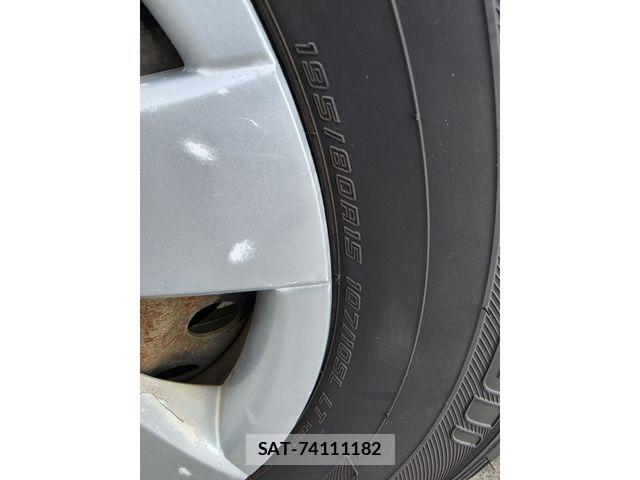 Toyota HIACE COMMUTER 2011-04 7616905-19