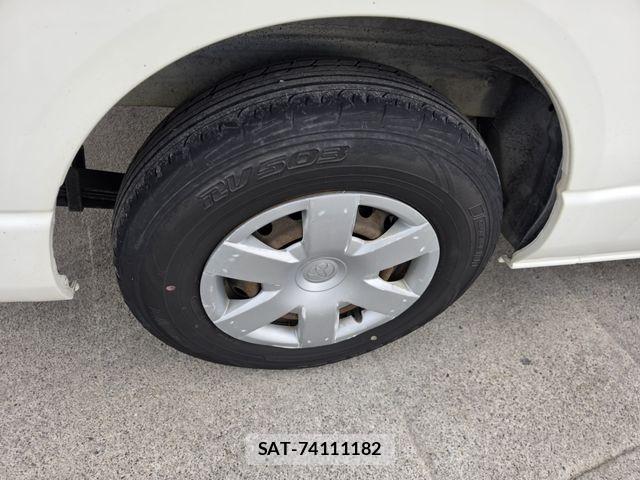 Toyota HIACE COMMUTER 2011-04 7616905-20