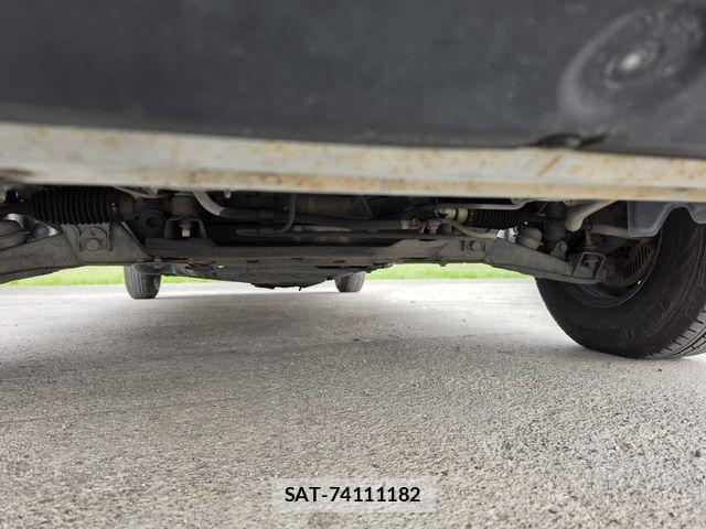 Toyota HIACE COMMUTER 2011-04 7616905-23