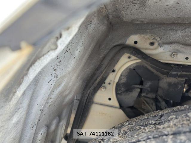 Toyota HIACE COMMUTER 2011-04 7616905-25