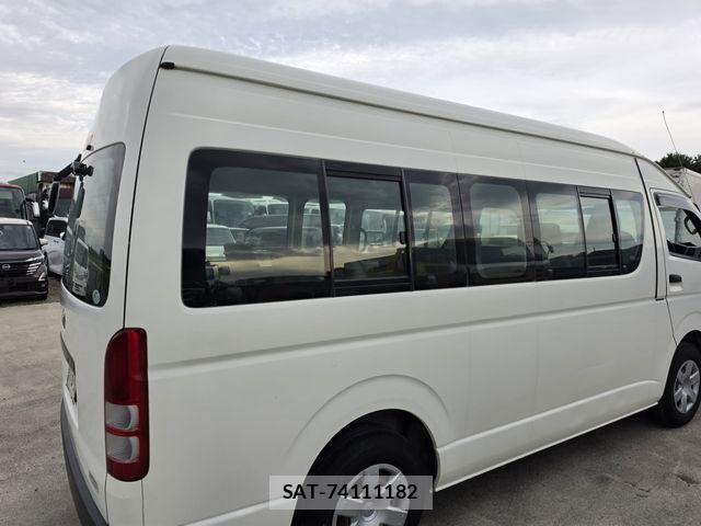 Toyota HIACE COMMUTER 2011-04 7616905-2