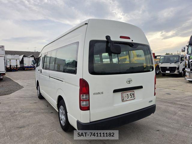 Toyota HIACE COMMUTER 2011-04 7616905-4