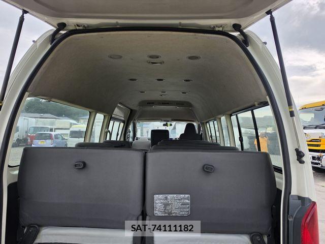 Toyota HIACE COMMUTER 2011-04 7616905-5