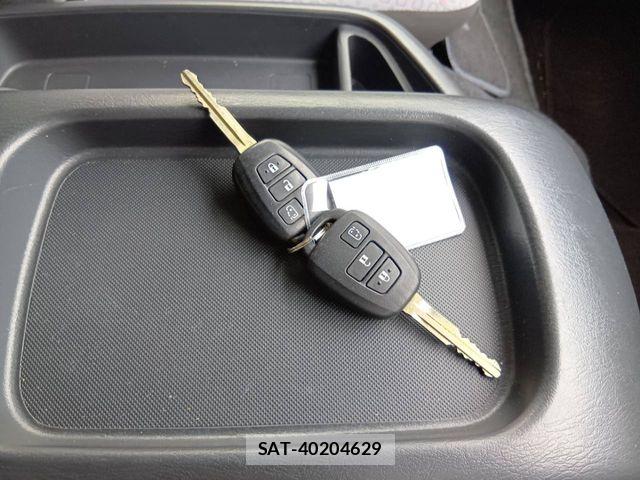 Toyota HIACE COMMUTER 2018-05 7616903-10