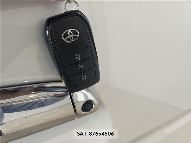 Toyota HIACE COMMUTER 2026-06 8073929-10