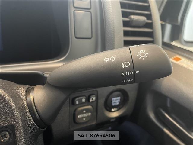 Toyota HIACE COMMUTER 2026-06 8073929-15