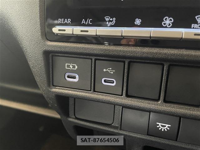 Toyota HIACE COMMUTER 2026-06 8073929-22