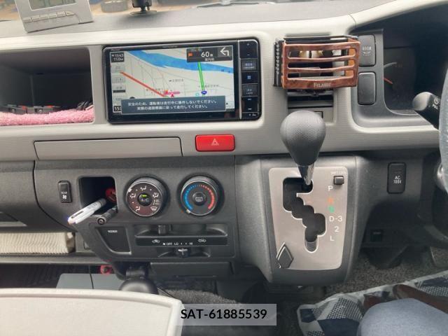 Toyota HIACE COMMUTER 2005-07 8099464-24