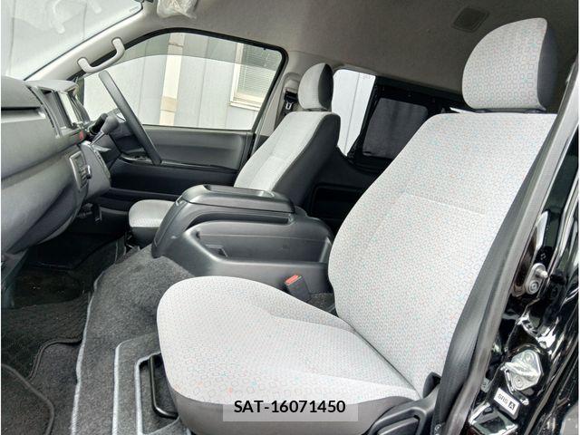 Toyota HIACE COMMUTER 2024-01 8207778-9