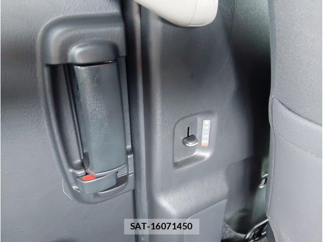 Toyota HIACE COMMUTER 2024-01 8207778-20