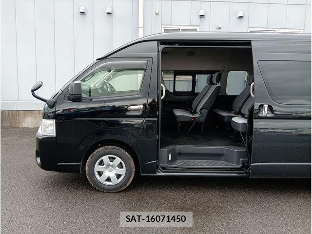 Toyota HIACE COMMUTER 2024-01 8207778-25