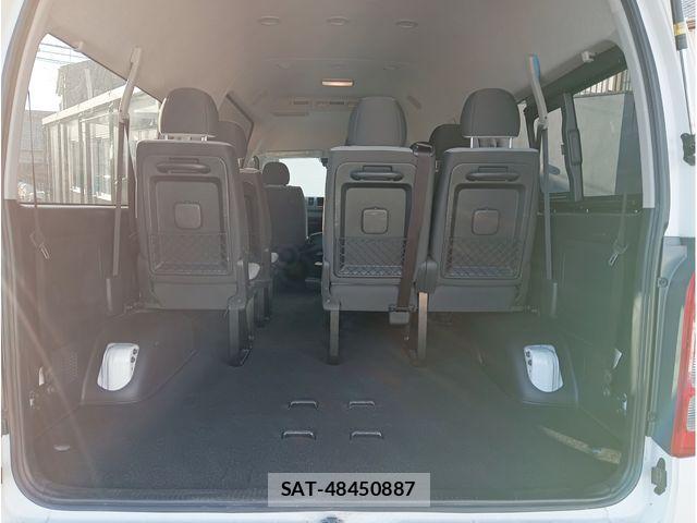 Toyota HIACE COMMUTER 2023-12 8245348-22