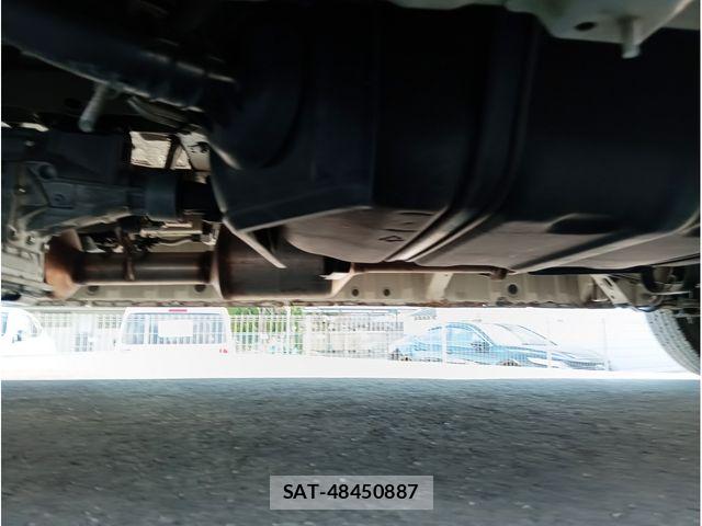 Toyota HIACE COMMUTER 2023-12 8245348-29