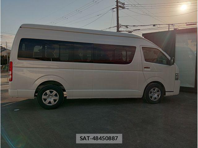 Toyota HIACE COMMUTER 2023-12 8245348-3