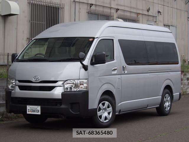 Toyota HIACE COMMUTER 2026-06 8336080-0