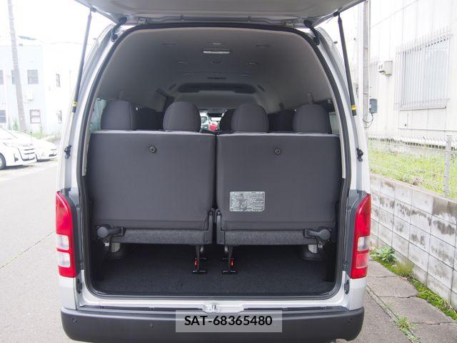 Toyota HIACE COMMUTER 2026-06 8336080-10