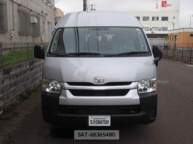 Toyota HIACE COMMUTER 2026-06 8336080-17