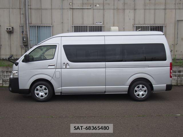Toyota HIACE COMMUTER 2026-06 8336080-18
