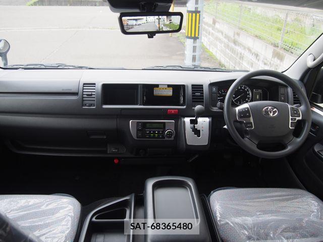 Toyota HIACE COMMUTER 2026-06 8336080-1