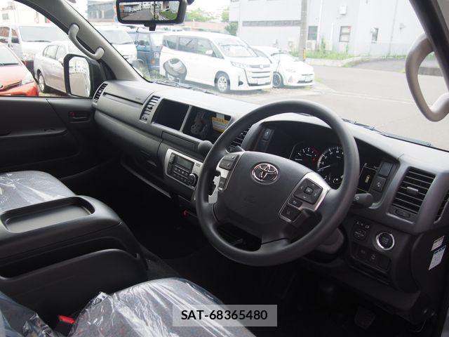 Toyota HIACE COMMUTER 2026-06 8336080-3