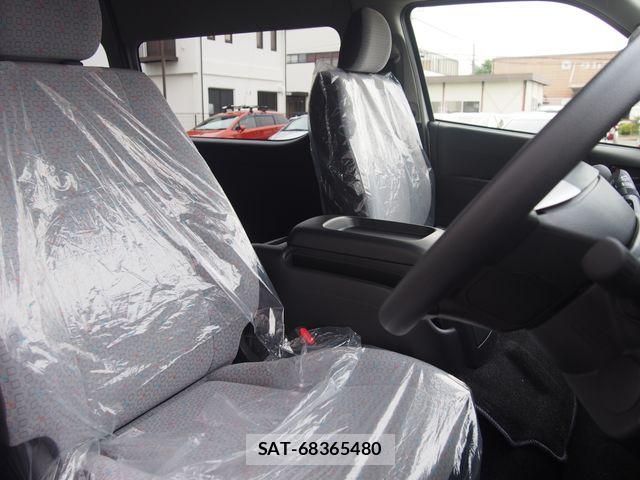 Toyota HIACE COMMUTER 2026-06 8336080-4