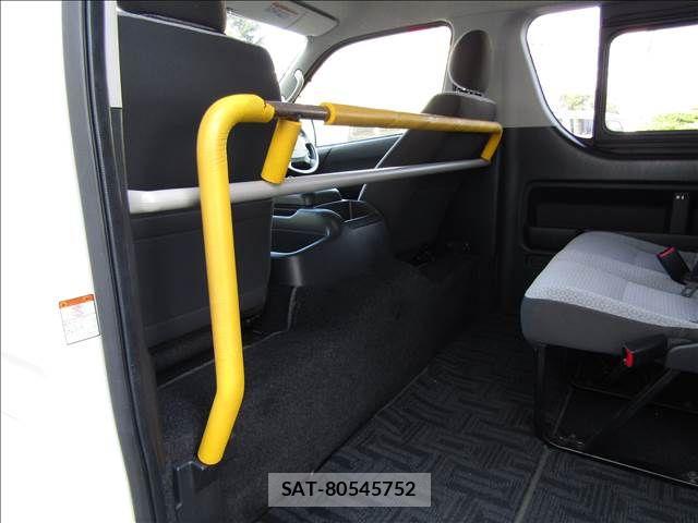 Toyota HIACE COMMUTER 2014-06 8659359-9