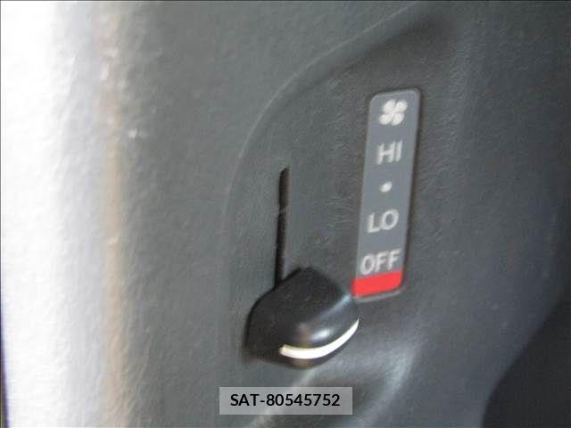 Toyota HIACE COMMUTER 2014-06 8659359-24