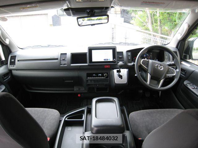 Toyota HIACE COMMUTER 2026-04 8829302-9