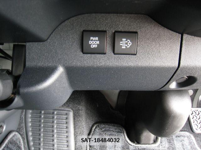 Toyota HIACE COMMUTER 2026-04 8829302-12