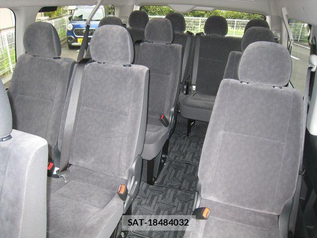 Toyota HIACE COMMUTER 2026-04 8829302-7