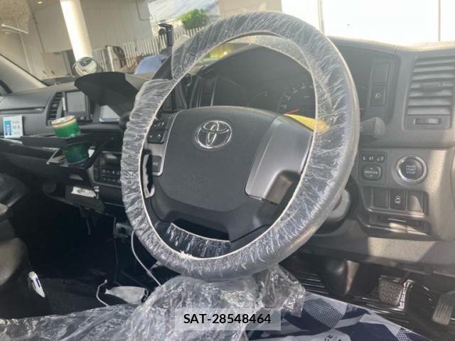 Toyota HIACE COMMUTER 2014-05 8883691-16