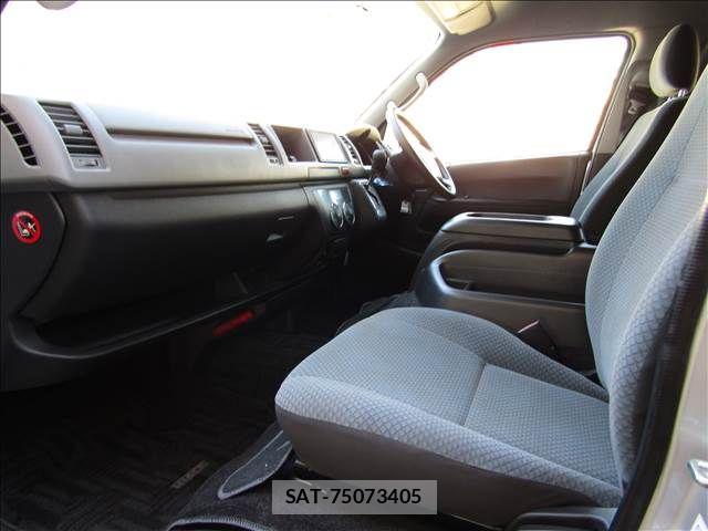 Toyota HIACE COMMUTER 2012-05 6751798-13