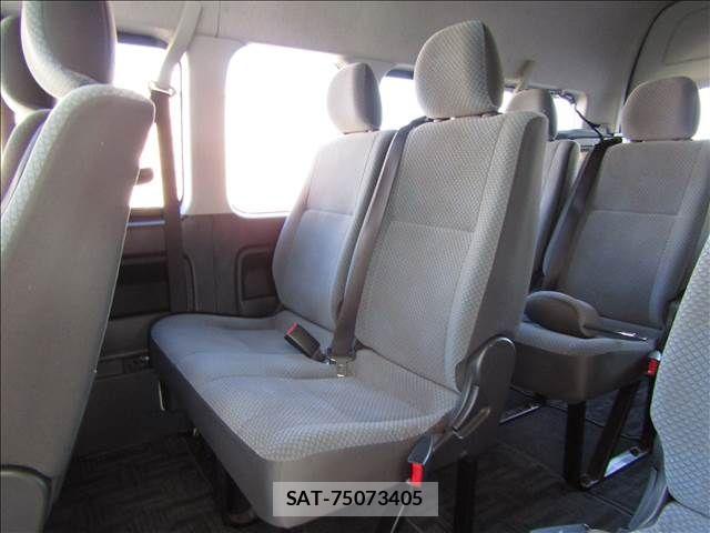 Toyota HIACE COMMUTER 2012-05 6751798-17
