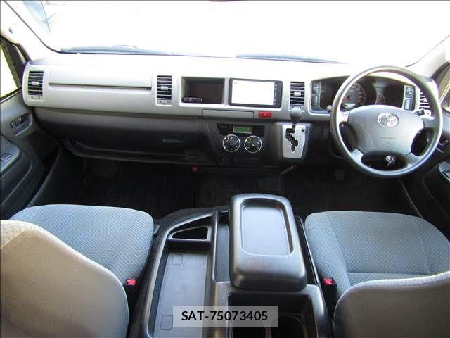 Toyota HIACE COMMUTER 2012-05 6751798-1