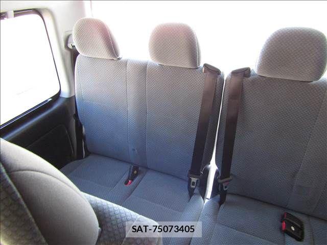 Toyota HIACE COMMUTER 2012-05 6751798-20