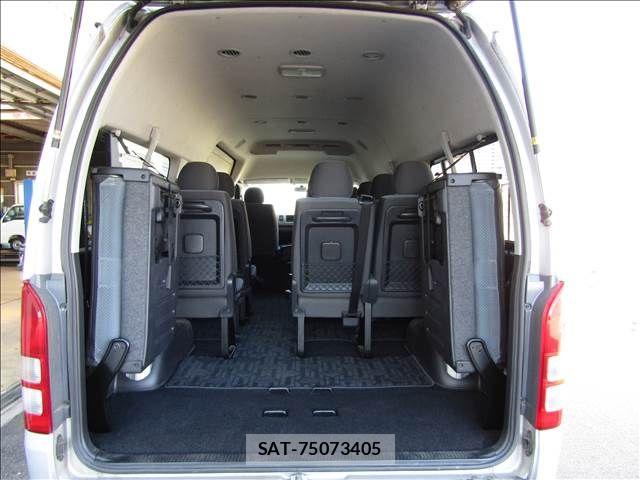 Toyota HIACE COMMUTER 2012-05 6751798-23