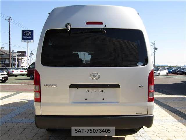 Toyota HIACE COMMUTER 2012-05 6751798-27