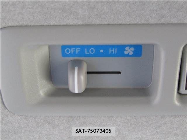 Toyota HIACE COMMUTER 2012-05 6751798-8