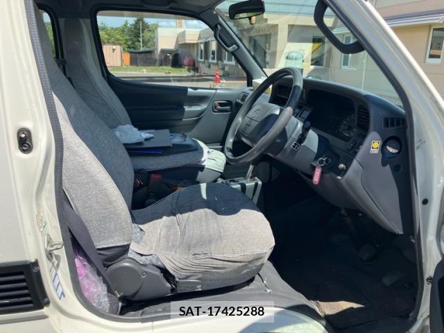 Toyota HIACE COMMUTER 2000-11 7271992-11
